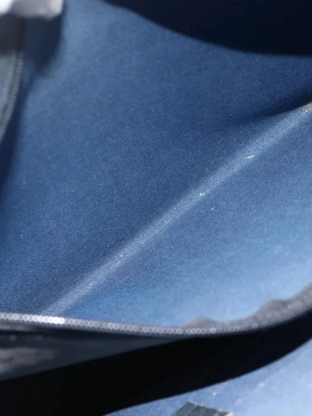 Gucci brand	gucci color	navy